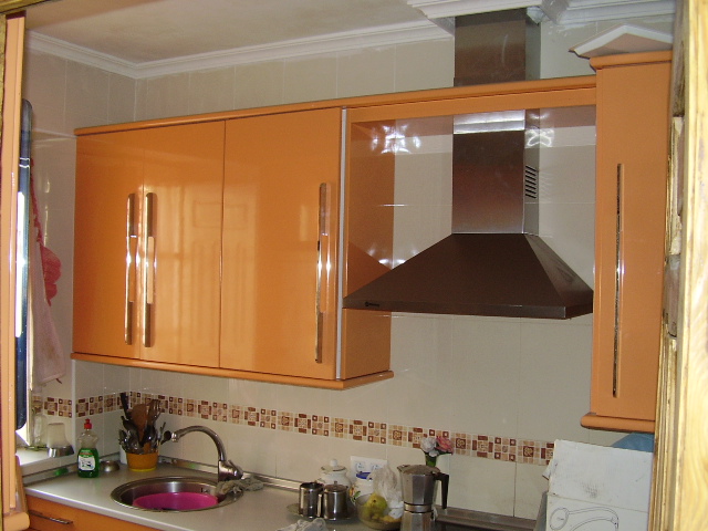 cocina moderna color naranja